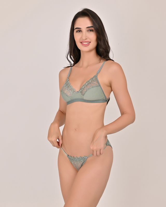 Meadow Kiss Set ( Non Padded )